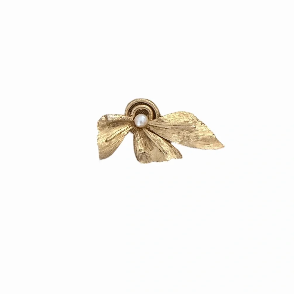 Vintage Gold Tone Bow Brooch with Pearl Accent | Classic Elegant Pin